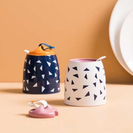 调味罐家用盐罐味精调味盒厨房调料罐子辣椒罐带勺子猪油罐